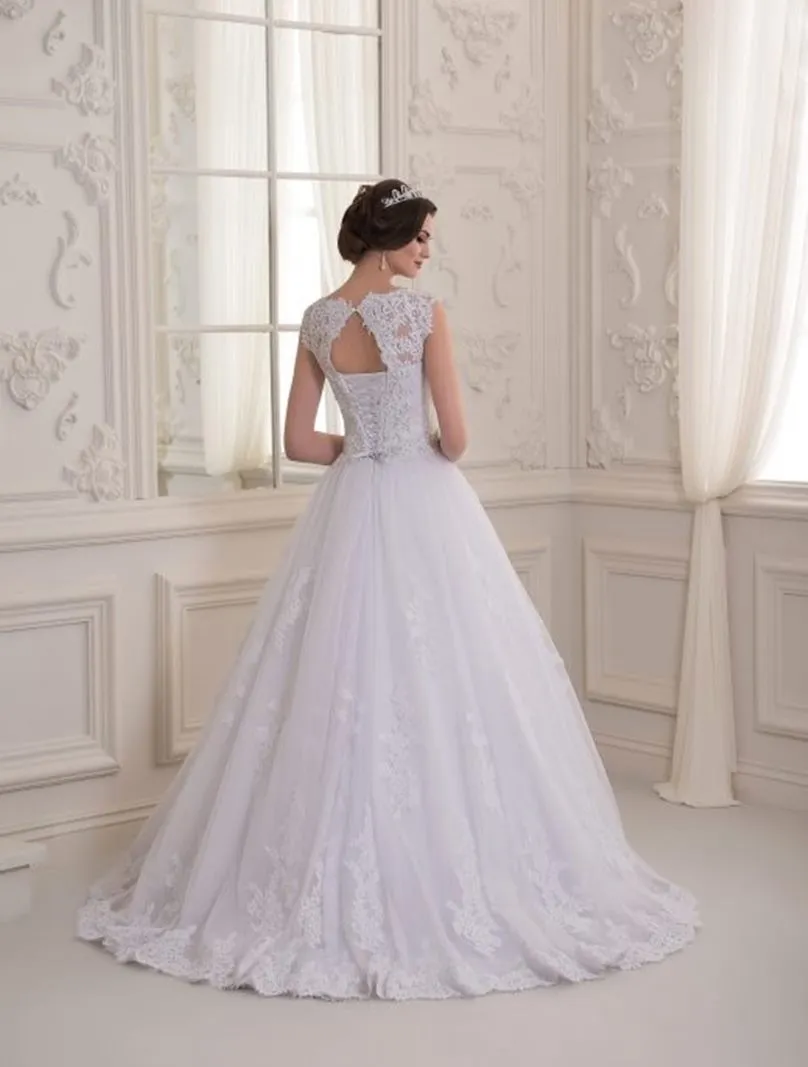 ---Altea – Discounted online wedding dress A line style, made of satin and tulle, romantic lace dress with delicate transparency