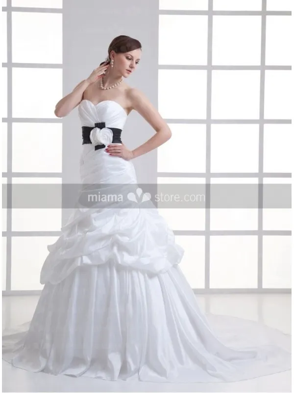 BELLE - A-line Sweetheart Empire waist Chapel train Taffeta Wedding dress