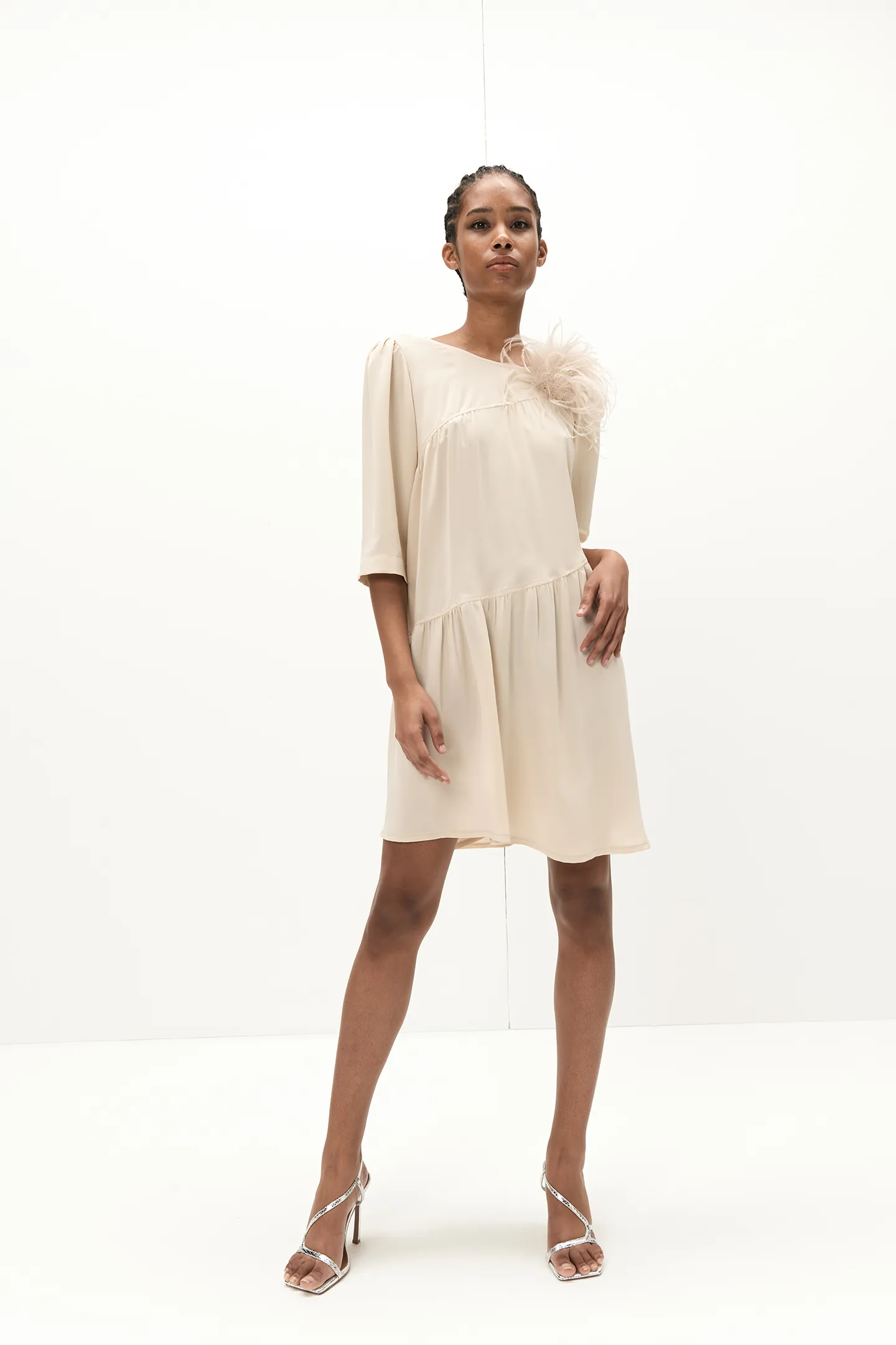 SHORT BOAT NECKLINE DRESS WITH FLOUNCE CREPE DE CHINE